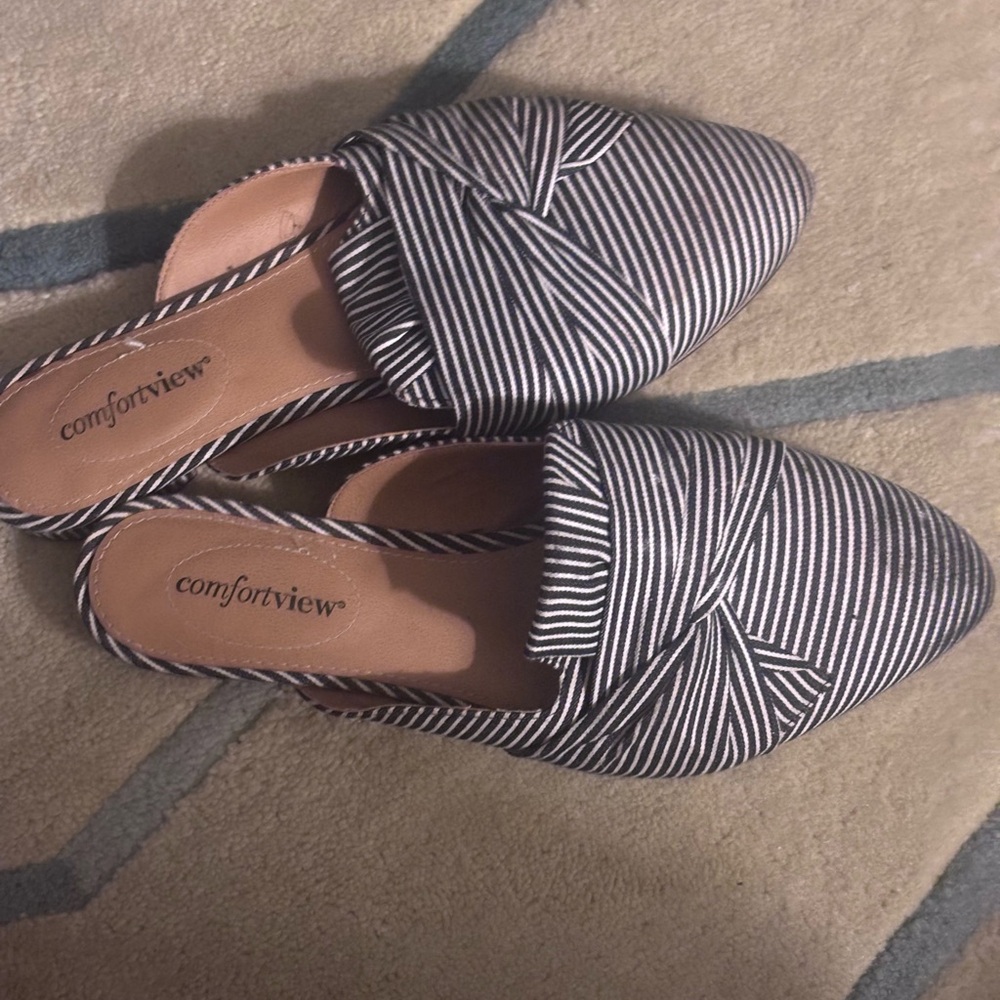 Comfortview White and Blue Flats for Everyday Elegance